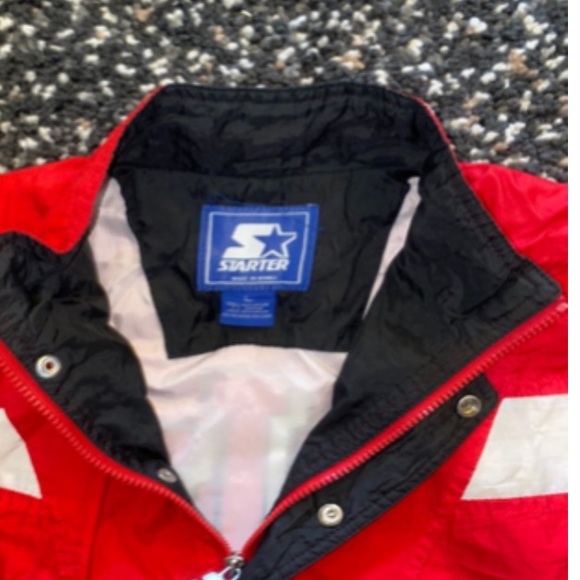 IU Windbreaker - Picture 3 of 6